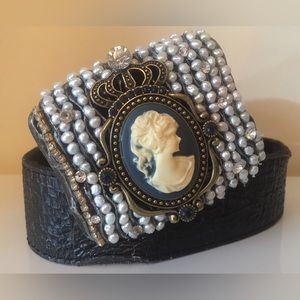 Rustic style belt with cameo and genuine freshwater pearls (NEW)